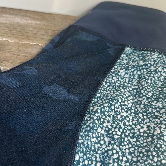 Women’s Lululemon Athletica Camo Pattern Leggings - Picture 2 of 5